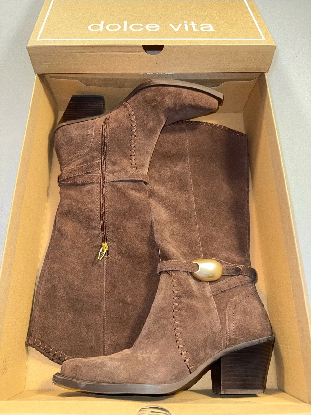 Dolce Vita 7.5 Dark Brown Suede Raylin Western Boot 2.5” Block Heel Gold Accent